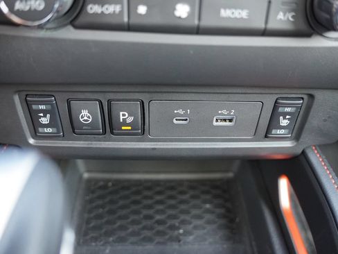 Used 2023 Nissan Frontier PRO-4X w/ Pro-4X Premium Package AWD/4WD image 7