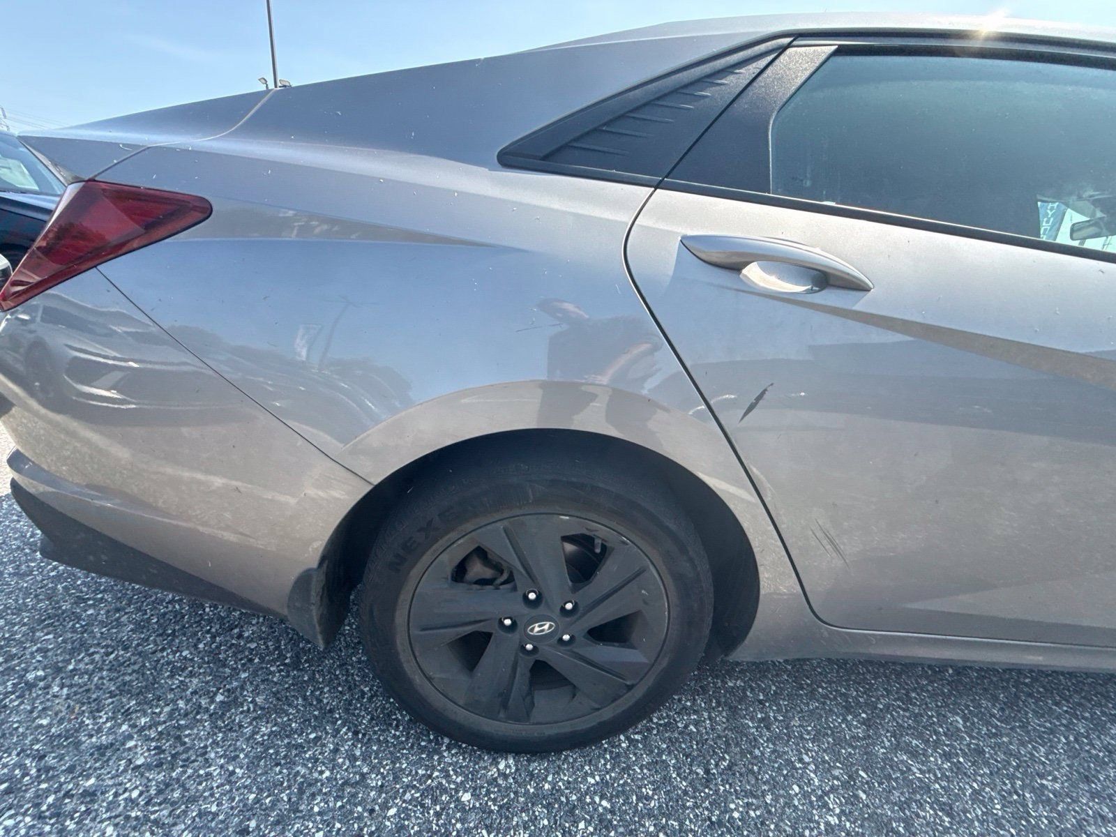 Used 2023 Hyundai Elantra SEL FWD image 7