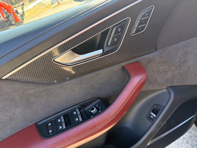Used 2021 Audi SQ7 Prestige AWD/4WD image 13