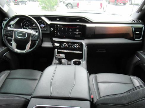 Used 2024 GMC Sierra 1500 Denali AWD/4WD image 11