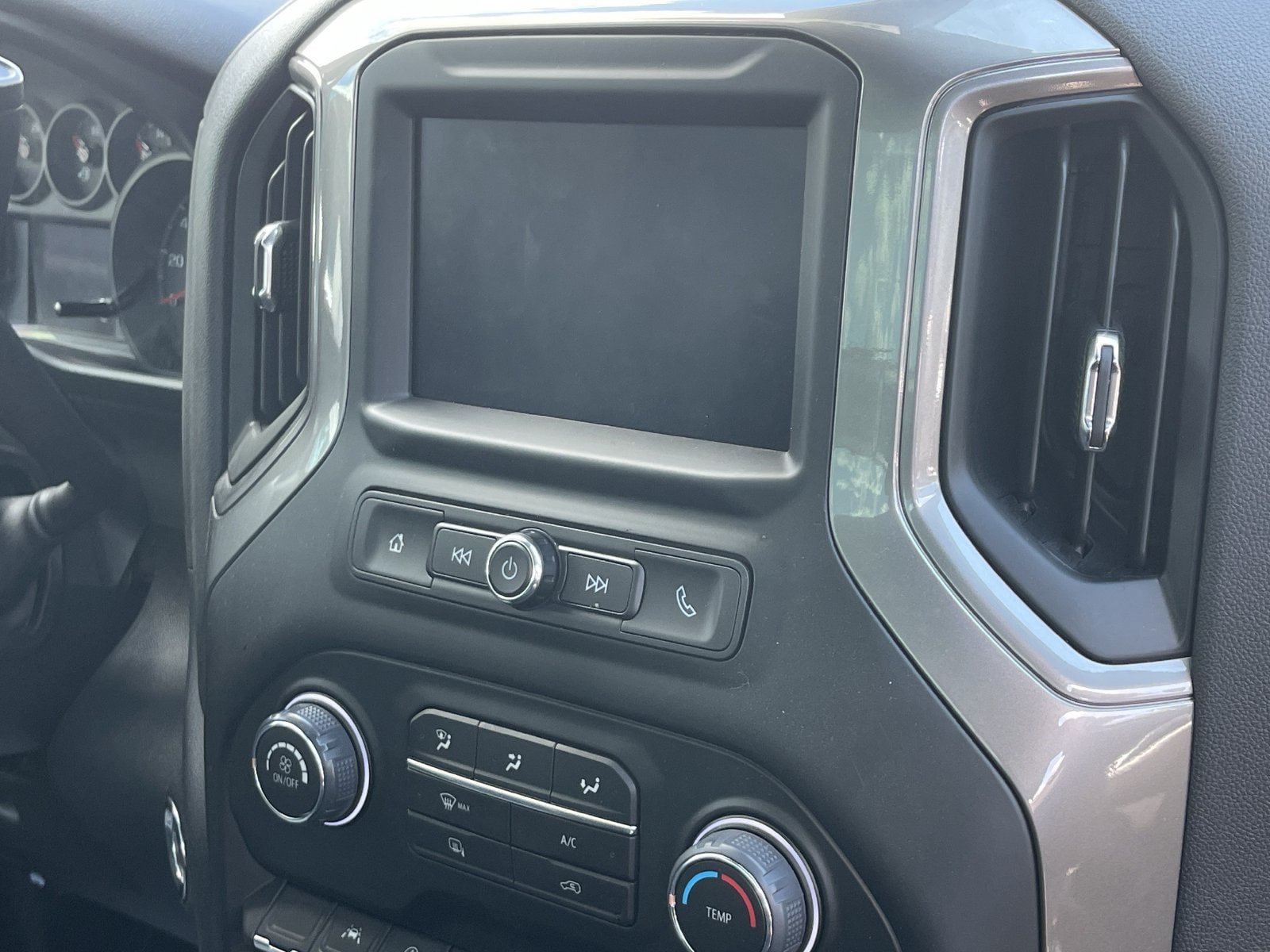 Used 2026 Chevrolet Silverado 1500 W/T RWD image 7