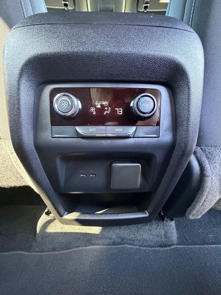 Used 2024 Chevrolet Traverse LT FWD image 20
