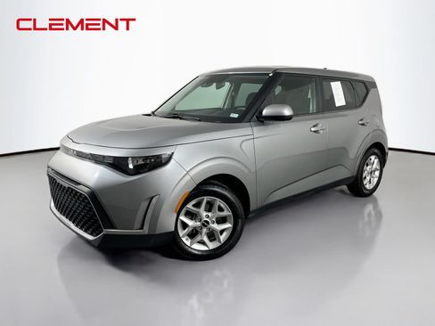 Used 2023 Kia Soul LX w/ LX Technology Package FWD image 1