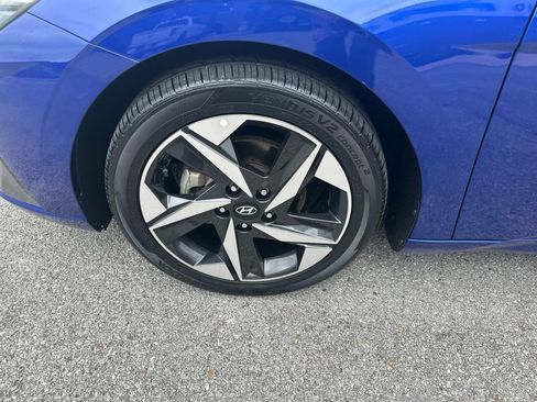 Used 2023 Hyundai Elantra Limited FWD image 5