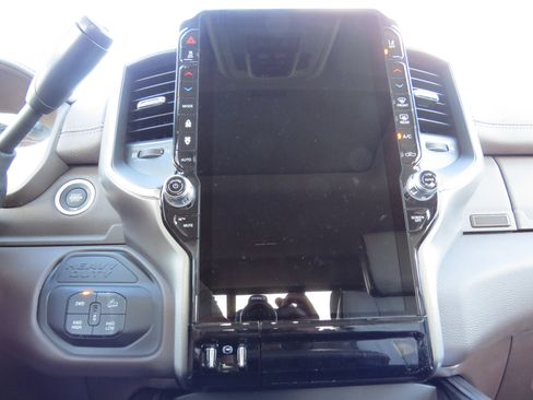 New 2025 RAM 2500 Laramie image 31