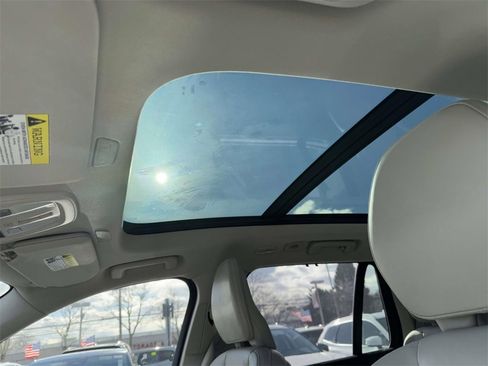 Certified 2024 Volvo XC90 B6 Ultimate w/ Protection Package Premier image 17