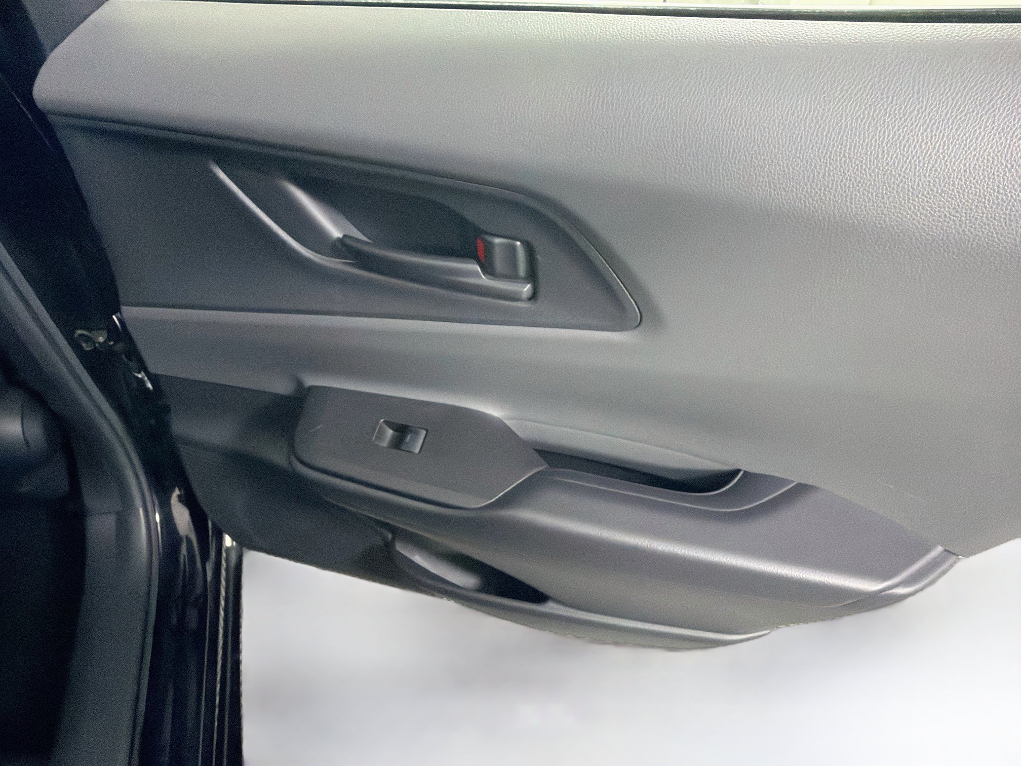 Used 2024 Toyota Prius LE FWD image 27