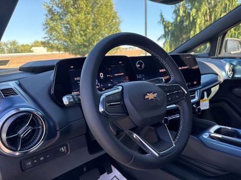 New 2026 Chevrolet Equinox EV LT w/ Convenience Package II FWD image 9