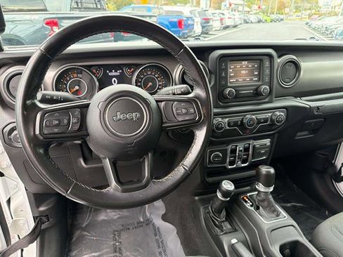 Certified 2021 Jeep Gladiator Willys image 16
