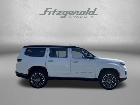 Used 2024 Jeep Grand Wagoneer Series III w/ HD Trailer Tow Package AWD/4WD image 4