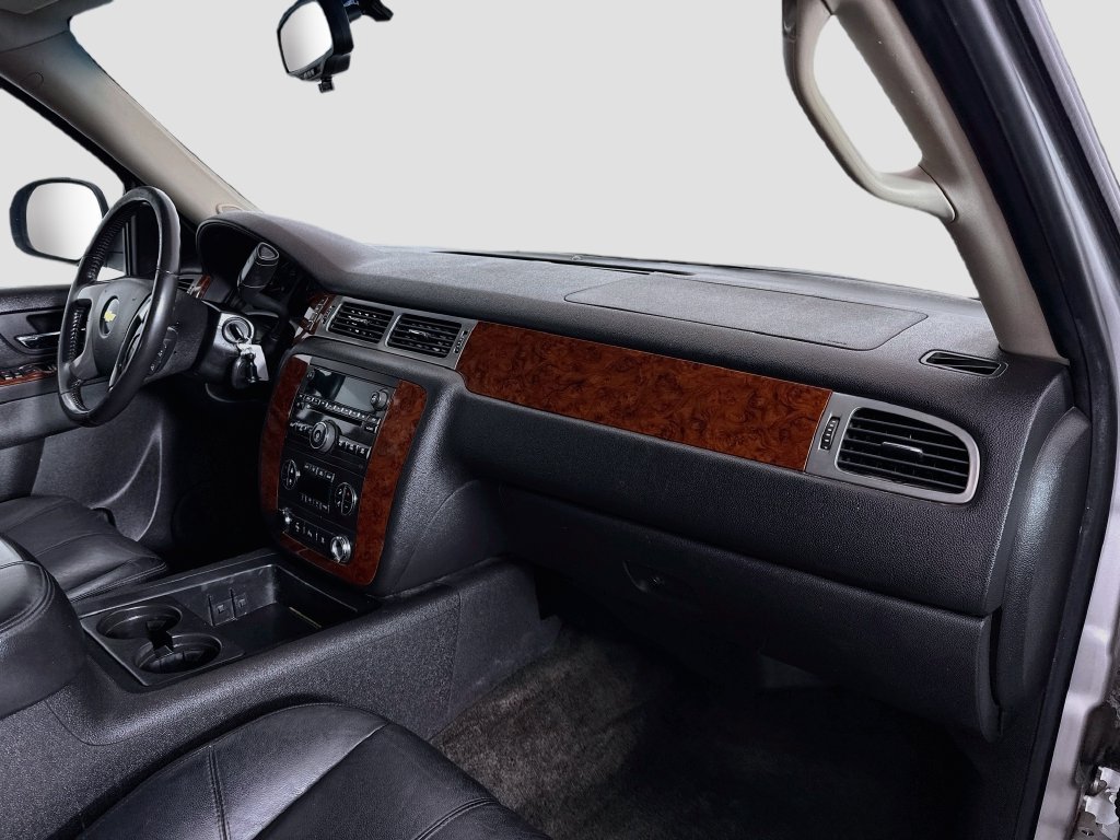 Used 2011 Chevrolet Suburban LT AWD/4WD image 29