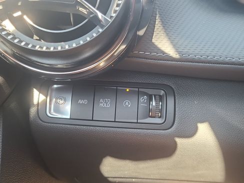 Used 2025 Chevrolet Equinox LT AWD/4WD image 14
