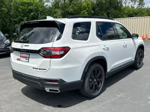 New 2025 Honda Pilot Black Edition image 5