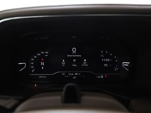 Used 2023 GMC Yukon XL Denali w/ Denali Reserve Package image 32