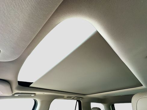 Used 2024 Lincoln Navigator Reserve w/ Monochromatic Package AWD/4WD image 23