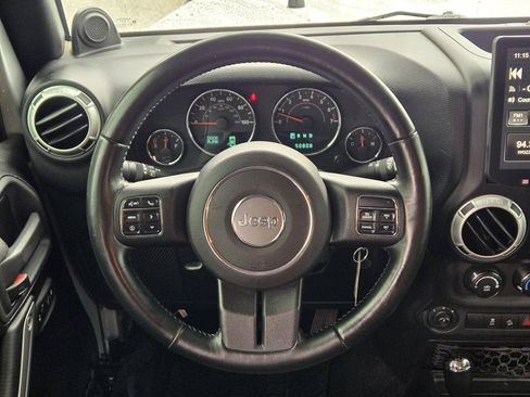 Used 2012 Jeep Wrangler Unlimited Sahara w/ Connectivity Group AWD/4WD image 19