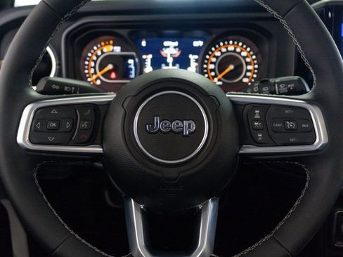 Certified 2025 Jeep Wrangler Sahara w/ Safety Group image 12