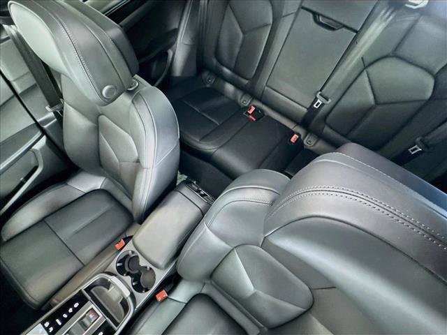 Certified 2026 Porsche Macan AWD/4WD image 19