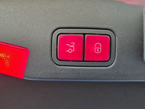 Used 2017 Mercedes-Benz SL 63 AMG image 67