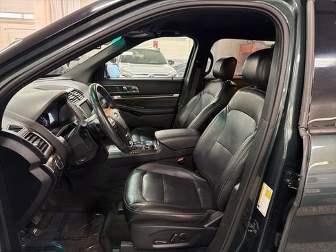 Used 2016 Ford Explorer Limited w/ Class II Trailer Tow Package image 11