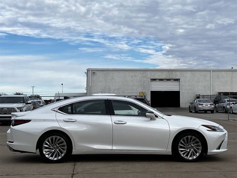 Used 2022 Lexus ES 350 Ultra Luxury image 3