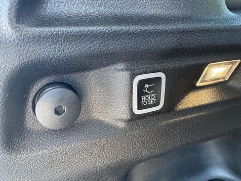 Used 2024 Jeep Grand Cherokee L Limited w/ Luxury Tech Group II image 30