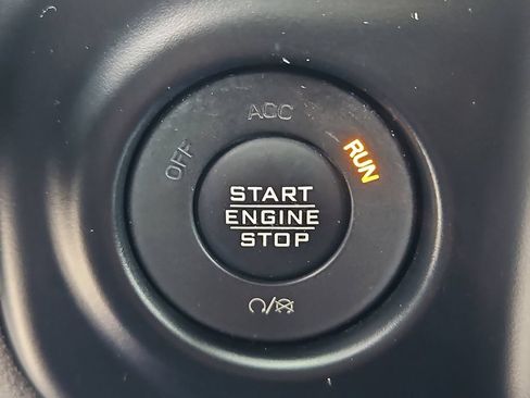 Used 2023 Jeep Wrangler Unlimited Sahara w/ Cold Weather Group AWD/4WD image 27