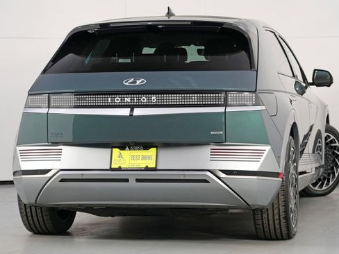 Used 2022 Hyundai Ioniq 5 Limited w/ Cargo Package image 4