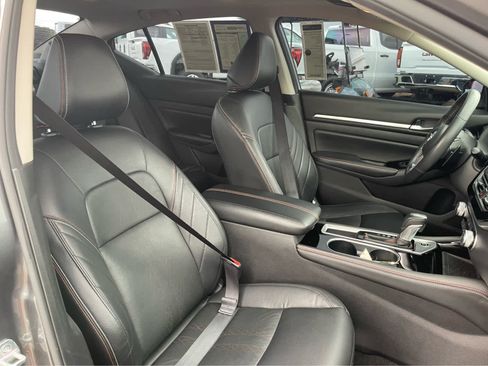 Used 2024 Nissan Altima 2.5 SR w/ SR Premium Package FWD image 26