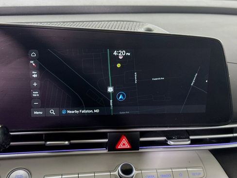 Used 2025 Hyundai Elantra Limited FWD image 5