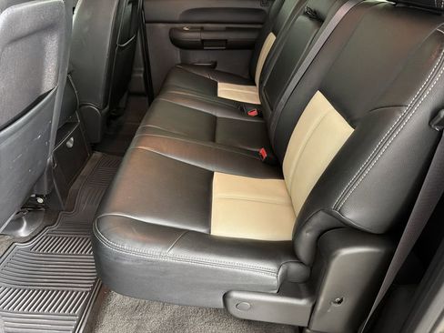 Used 2014 Chevrolet Silverado 2500 LT w/ Interior Plus Package image 18