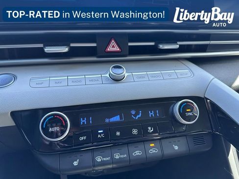 Used 2023 Hyundai Elantra Limited image 15