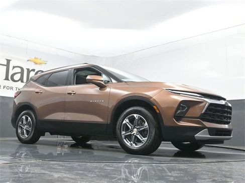 Used 2023 Chevrolet Blazer LT w/ Sound & Technology Package image 2