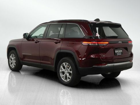 Used 2023 Jeep Grand Cherokee Limited image 3