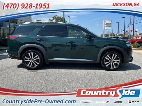 Used 2023 Nissan Pathfinder Platinum image 2