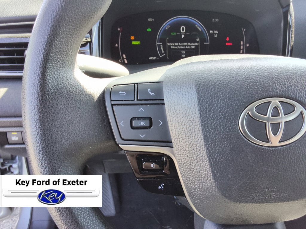 Used 2025 Toyota Camry LE FWD image 28