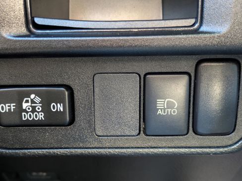 Used 2018 Toyota Tacoma SR5 image 24