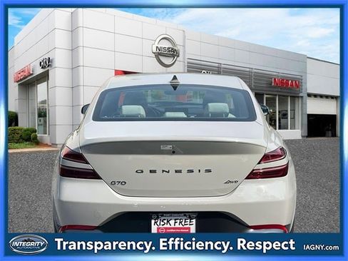 Used 2025 Genesis G70 2.5T image 7