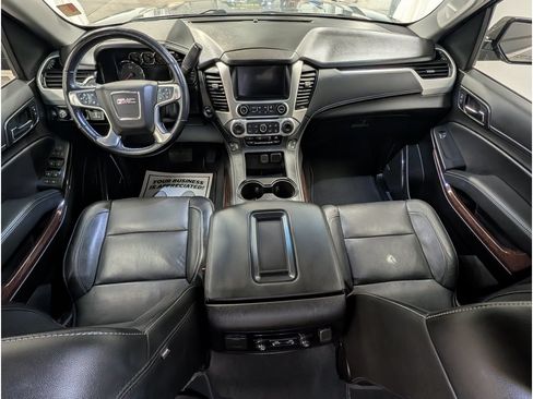 Used 2019 GMC Yukon SLT w/ HD Trailering Package AWD/4WD image 10