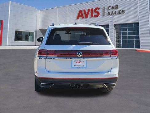 Used 2025 Volkswagen Atlas SE image 5