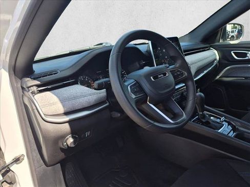 Used 2025 Jeep Compass Sport AWD/4WD image 13