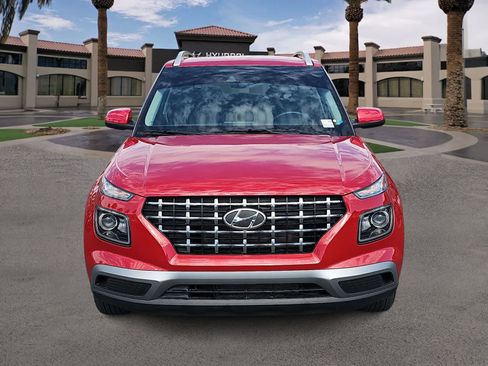 Certified 2022 Hyundai Venue SEL FWD image 3