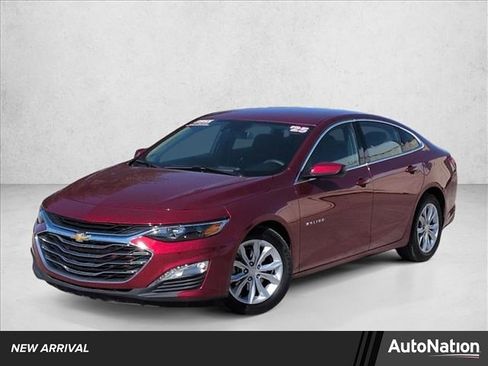 Used 2025 Chevrolet Malibu LT image 1