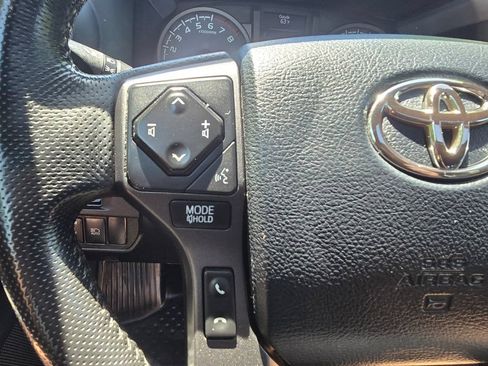 Used 2018 Toyota Tacoma TRD Off-Road AWD/4WD image 20