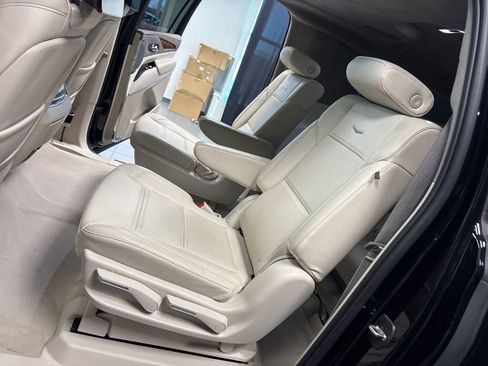 Used 2022 Cadillac Escalade ESV Premium Luxury Platinum image 33