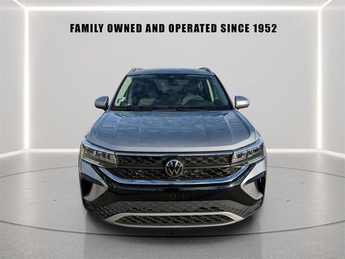 Used 2023 Volkswagen Taos SE image 8