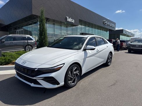 New 2025 Hyundai Elantra Limited image 1