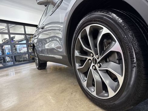 Used 2022 Lincoln Nautilus Reserve w/ Luxury Package image 24