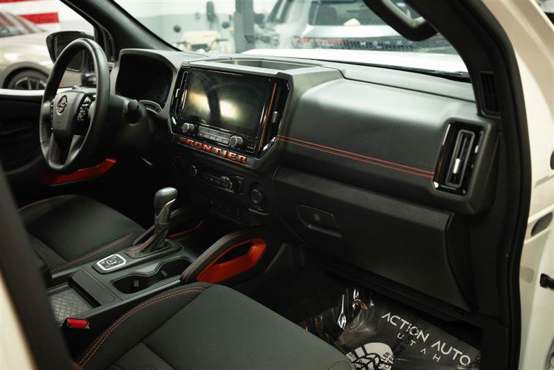 Used 2026 Nissan Frontier PRO-4X AWD/4WD image 13