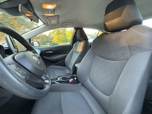 Used 2021 Toyota Corolla LE image 14